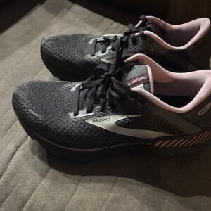 Brooks Women's Black and Light Pink Athletic Shoes